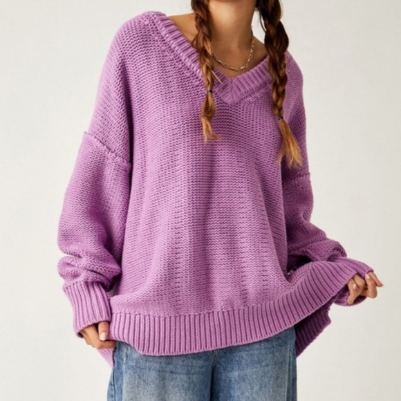 NWT FREE PEOPLE alli v neck oversized sweater  in iris orchid size L-XXL - Picture 2 of 5